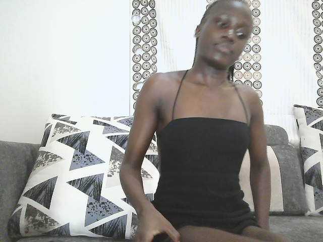 cutemona live cam on BongaCams