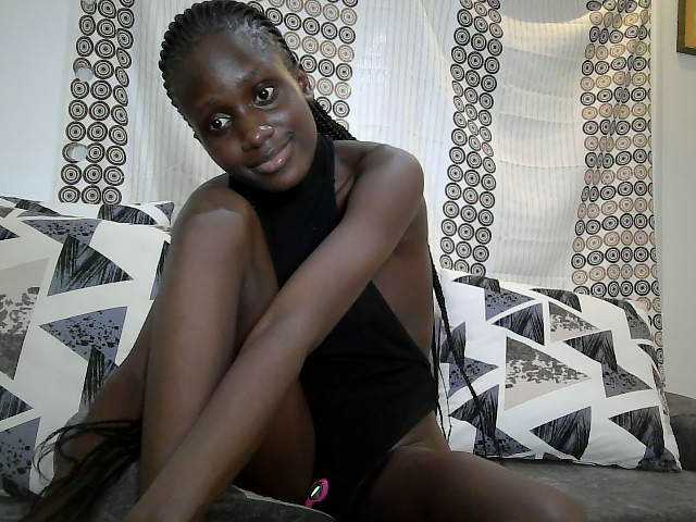 cutemona live cam on BongaCams