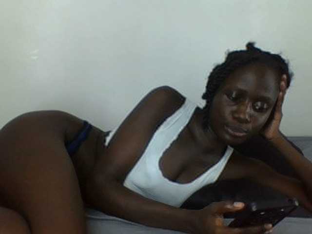 cutemona live cam on BongaCams