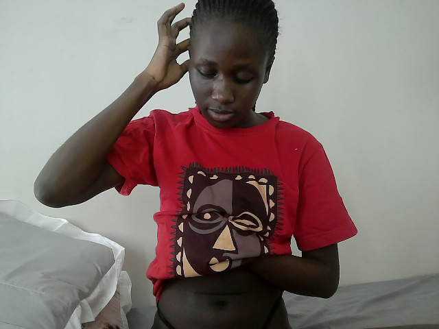 cutemona live cam on BongaCams