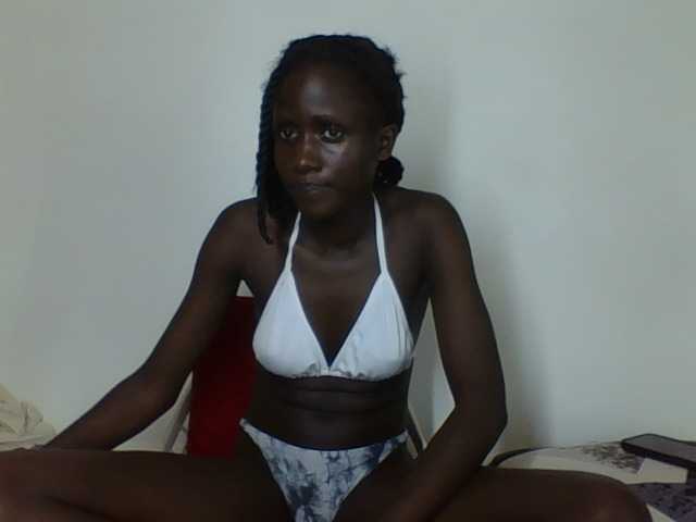 cutemona live cam on BongaCams