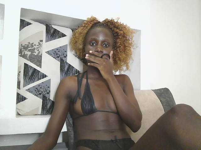 cutemona live cam on BongaCams