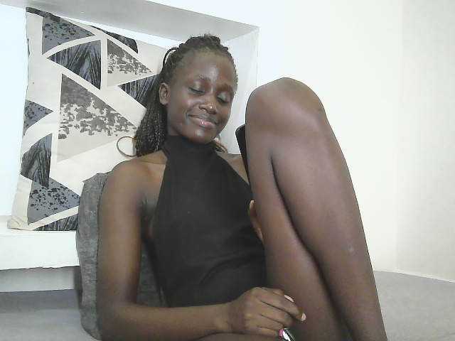 cutemona, live now on BongaCams