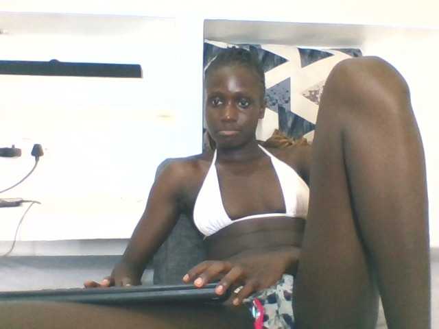 cutemona live cam on BongaCams