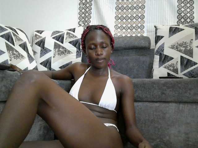 cutemona live cam on BongaCams