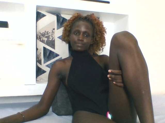 cutemona live cam on BongaCams
