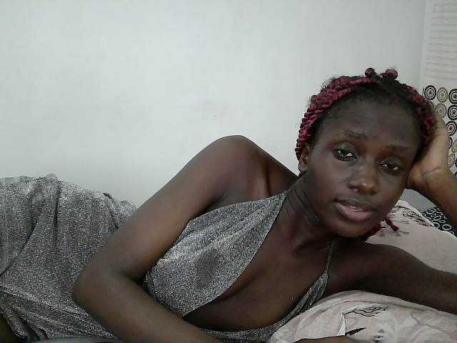 cutemona live cam on BongaCams