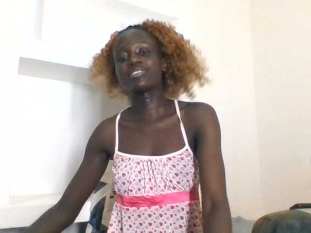 cutemona live cam on BongaCams