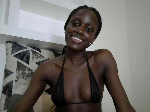 cutemona live cam on BongaCams
