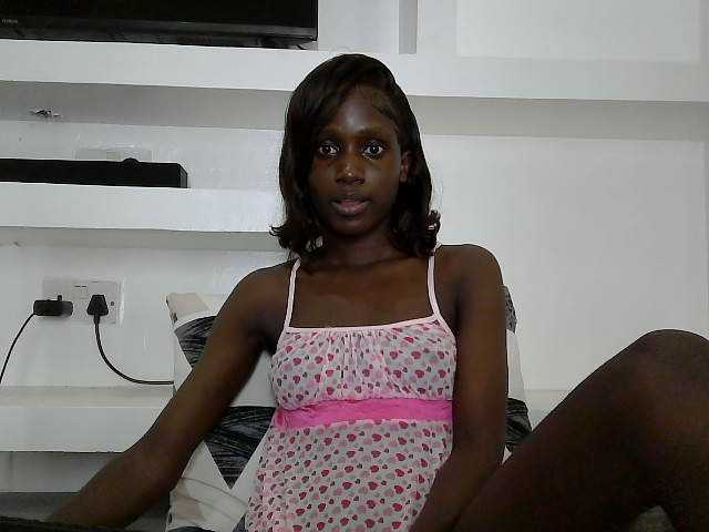 cutemona live cam on BongaCams