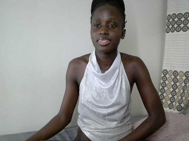 cutemona live cam on BongaCams