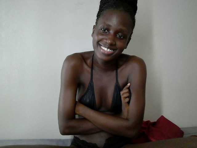 cutemona live cam on BongaCams
