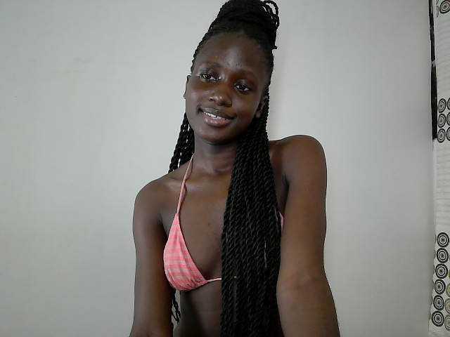 cutemona live cam on BongaCams
