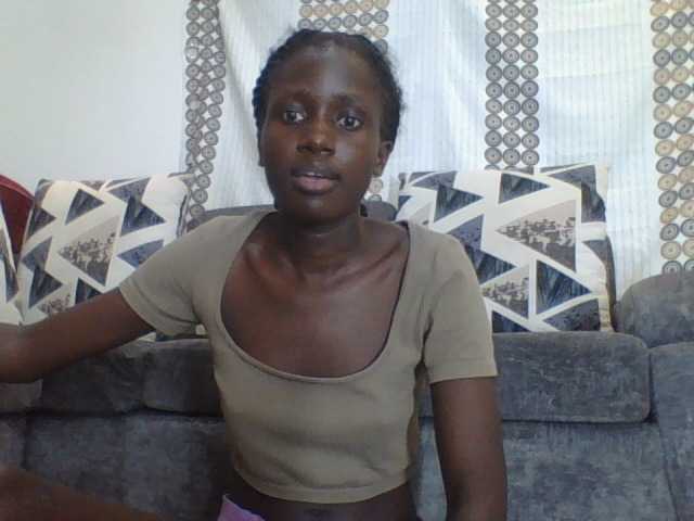 cutemona live cam on BongaCams