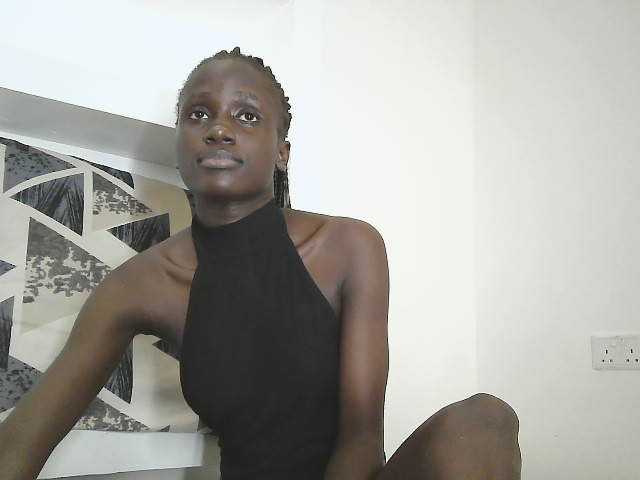 cutemona, en directo ahora en BongaCams