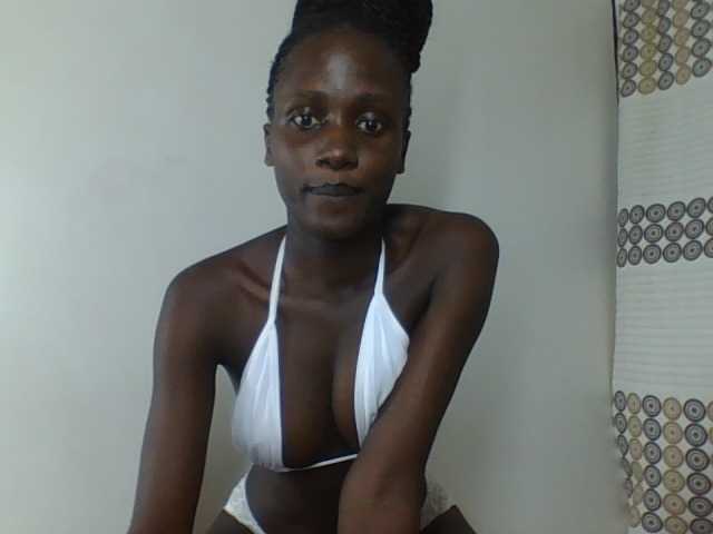 cutemona live cam on BongaCams