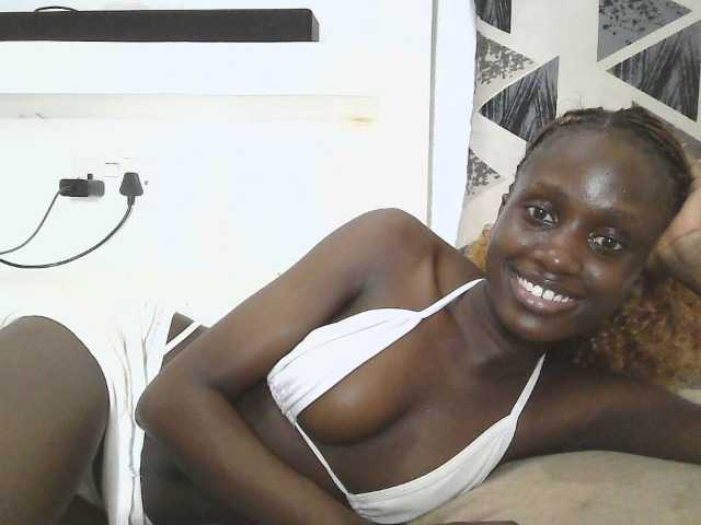 cutemona live cam on BongaCams