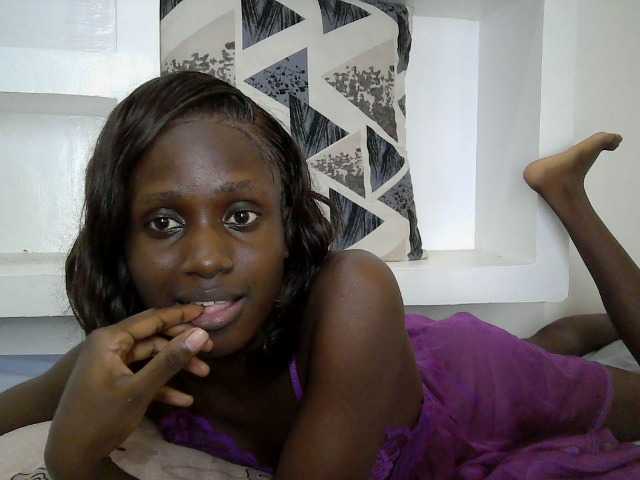 cutemona live cam on BongaCams