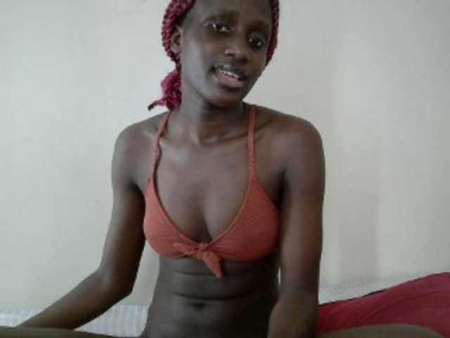 cutemona live cam on BongaCams