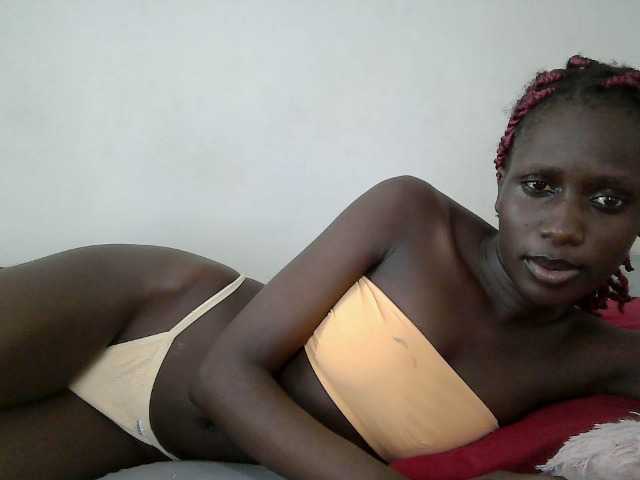 cutemona live cam on BongaCams