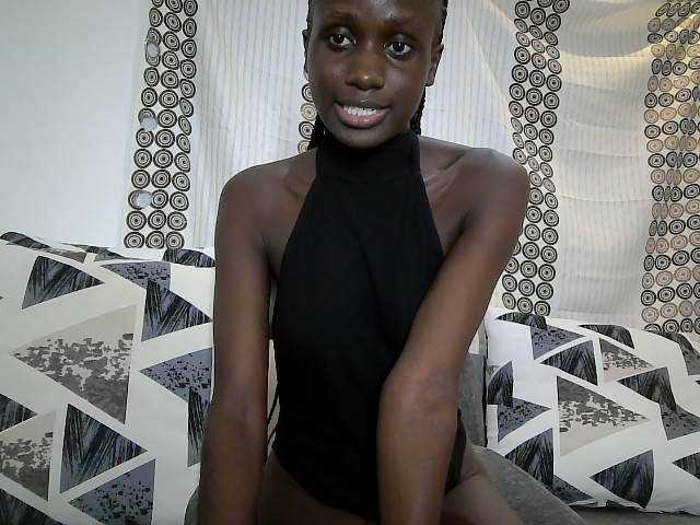 cutemona live cam on BongaCams