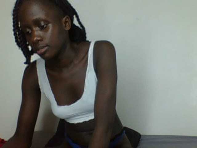 cutemona live cam on BongaCams