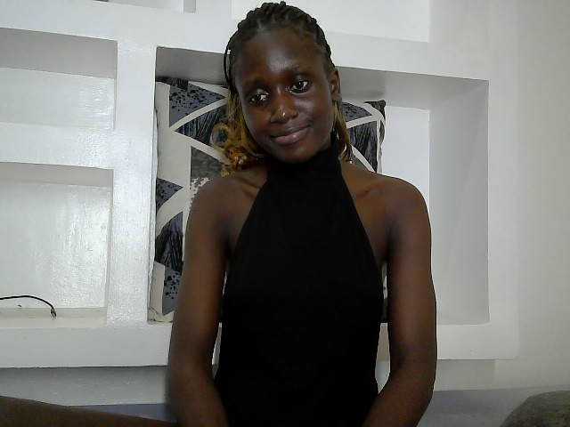 cutemona live cam on BongaCams