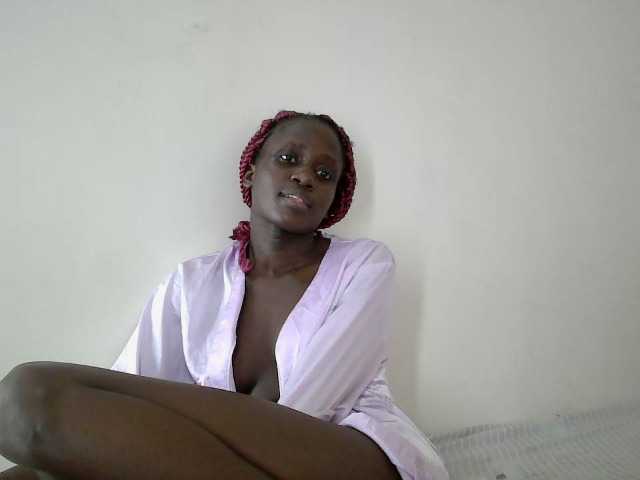 cutemona live cam on BongaCams