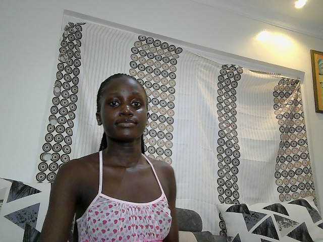 cutemona live cam on BongaCams