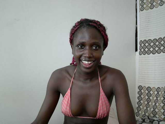 cutemona live cam on BongaCams