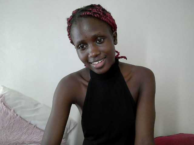 cutemona live cam on BongaCams