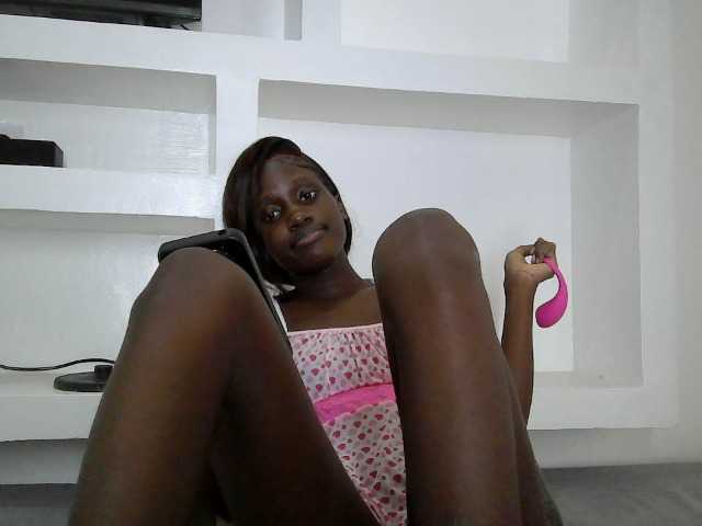 cutemona live cam on BongaCams