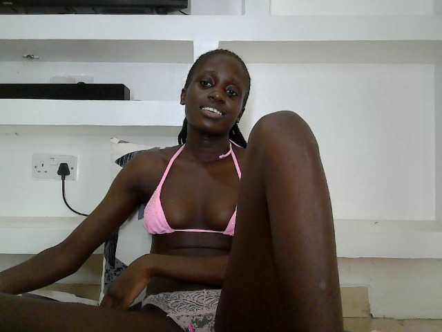 cutemona live cam on BongaCams
