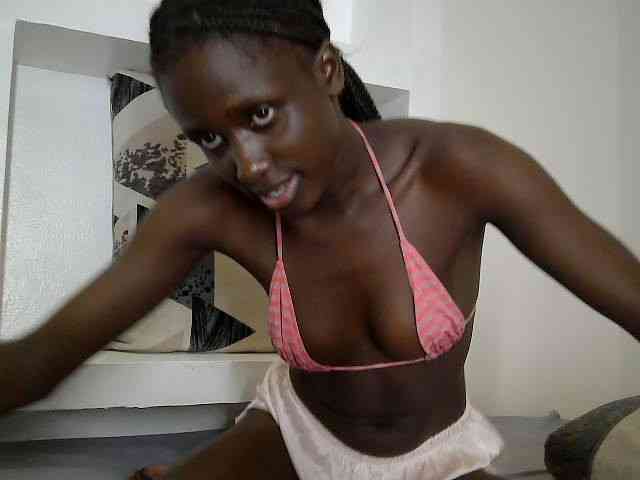 Modelo: cutemona