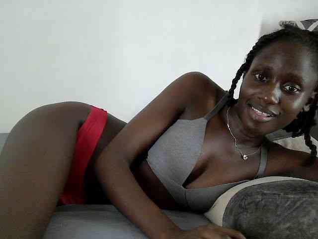 Modelo: cutemona