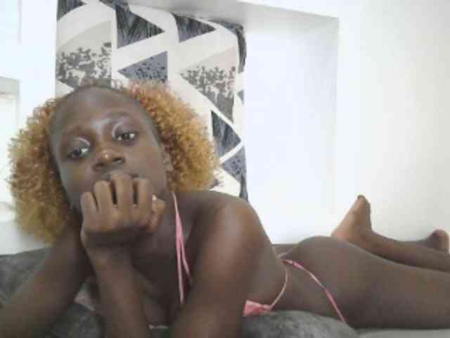 Modelo: cutemona