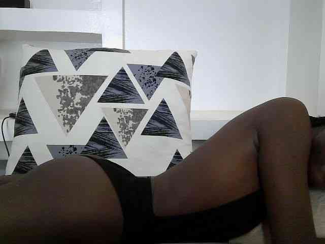 Modelo: cutemona