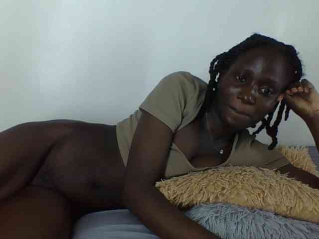 Modelo: cutemona