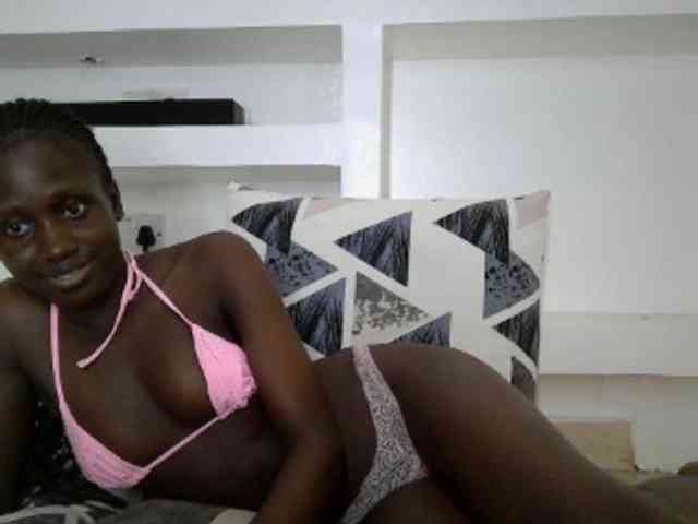 Modelo: cutemona