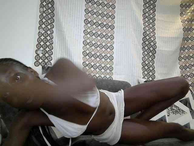 Modelo: cutemona