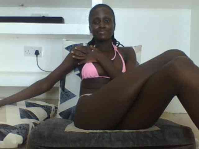 Modelo: cutemona
