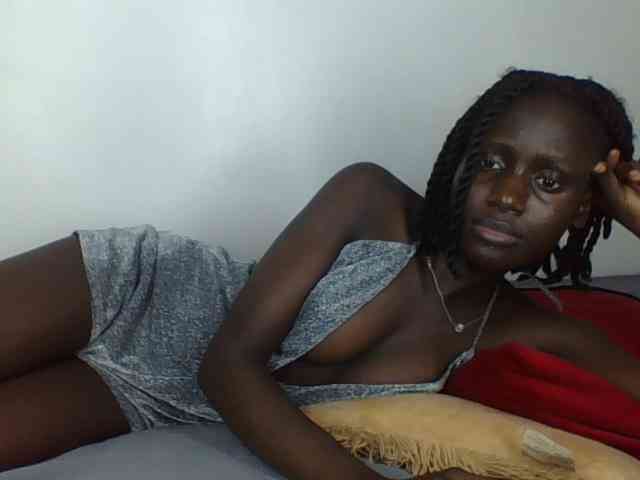 cutemona webcam