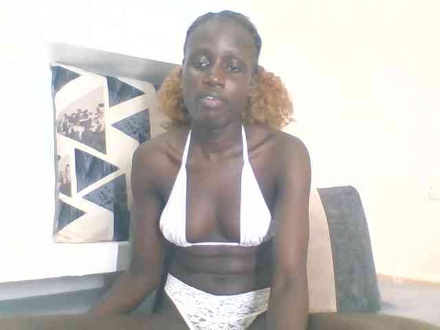 Modelo: cutemona