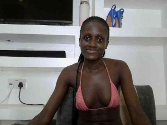 Modelo: cutemona