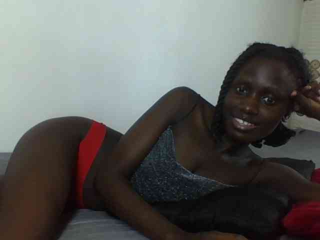 cutemona Live Webcam on BongaCams
