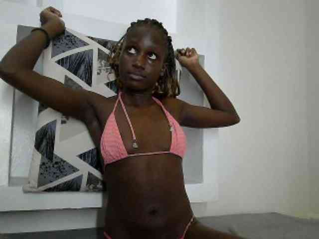 Modelo: cutemona