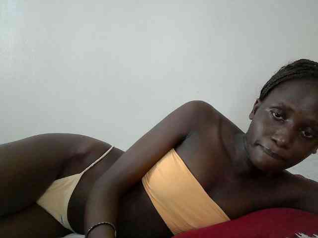 Modelo: cutemona