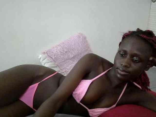 Modelo: cutemona