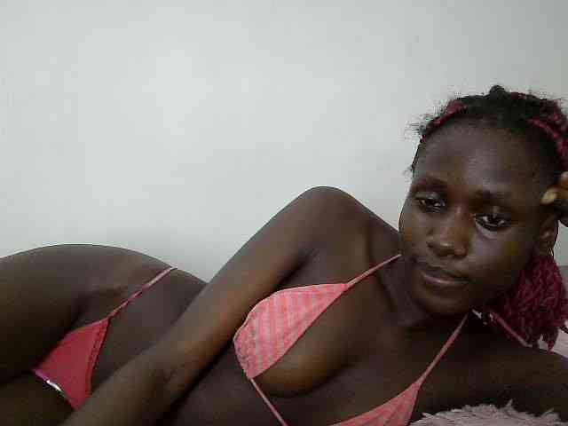 Modelo: cutemona