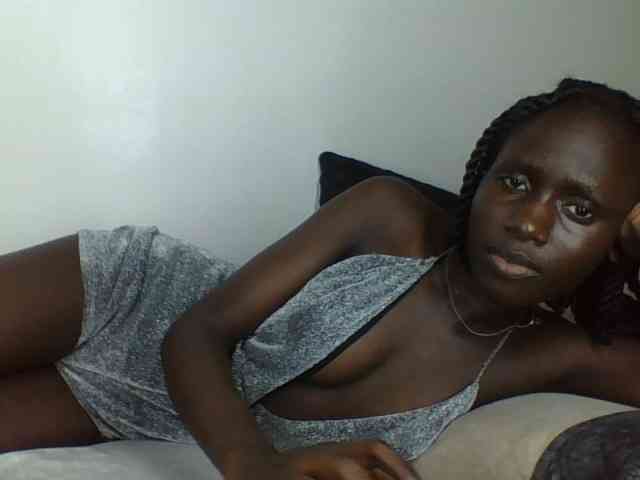 Modelo: cutemona